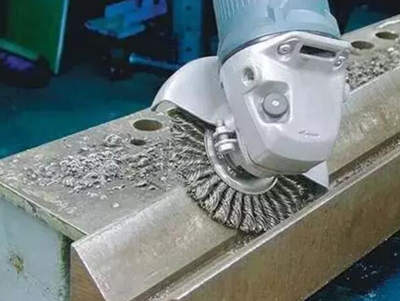 去毛刺拉絲機床：金屬加工行業的明星產品